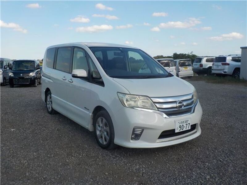 NISSAN SERENA