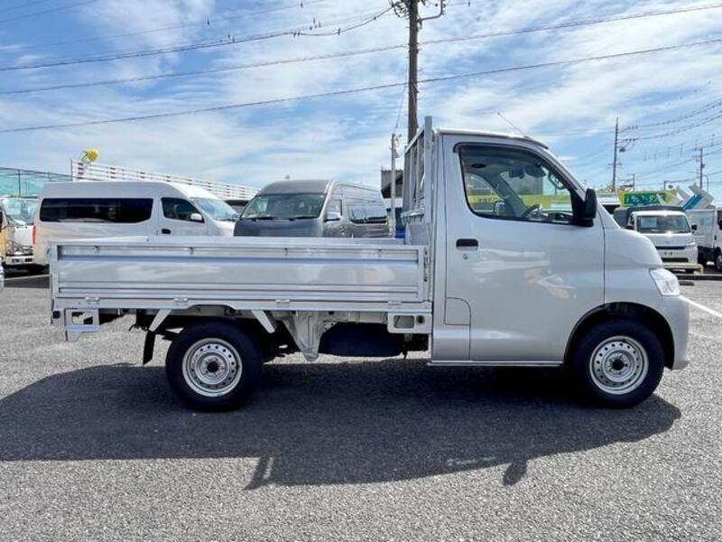 TOWNACE TRUCK