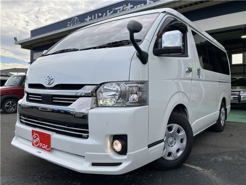 TOYOTA HIACE