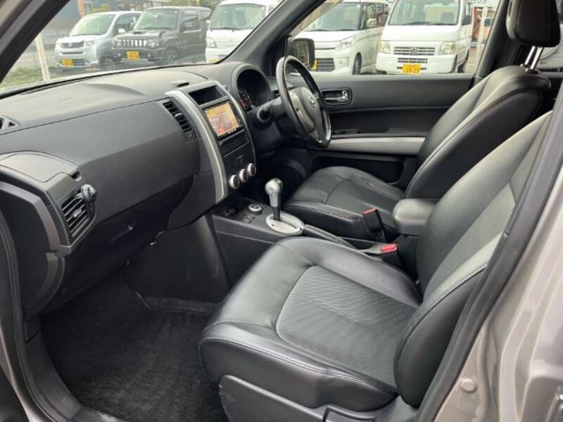 X-TRAIL