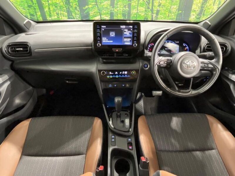 YARIS CROSS