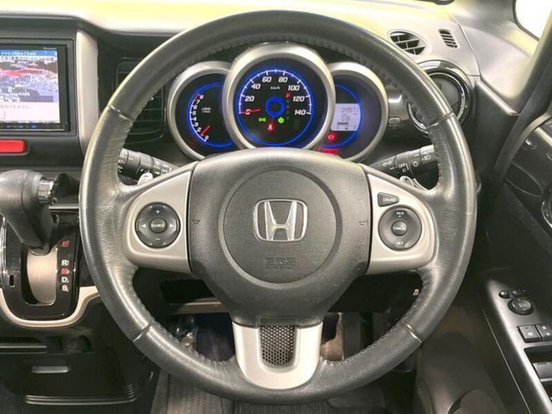 N BOX CUSTOM