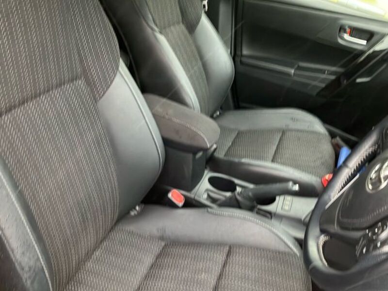 AURIS HYBRID