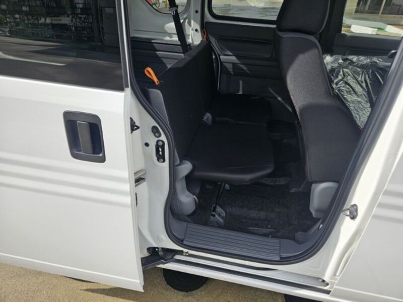 N-VAN