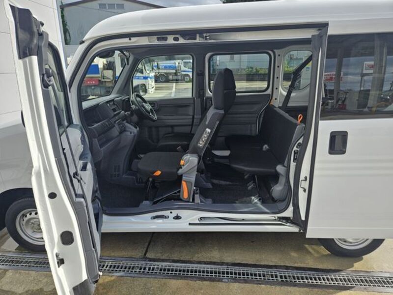 N-VAN