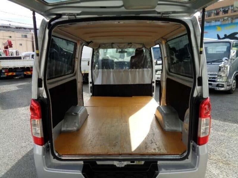 NV350 CARAVAN