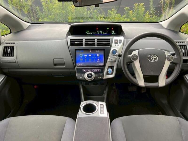 PRIUS ALPHA