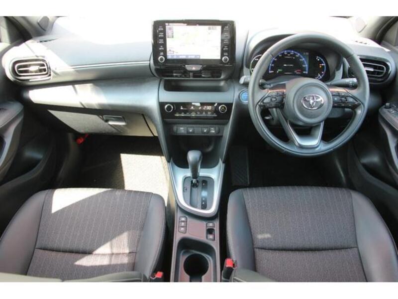 YARIS CROSS