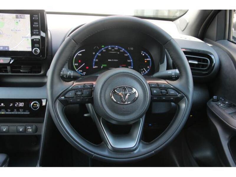 YARIS CROSS