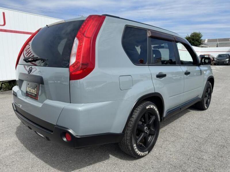 X-TRAIL