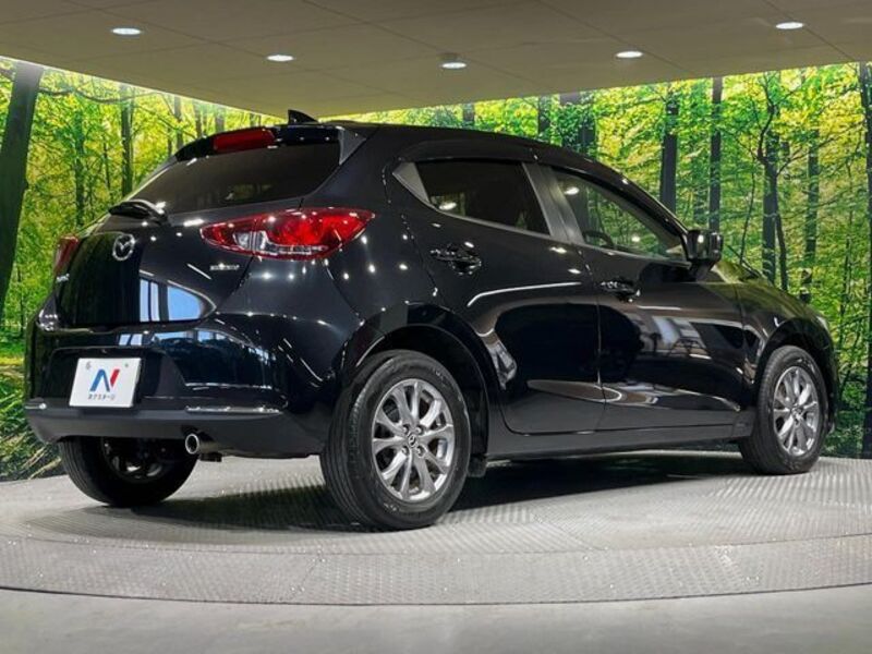 MAZDA2