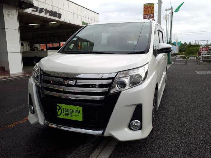 TOYOTA NOAH