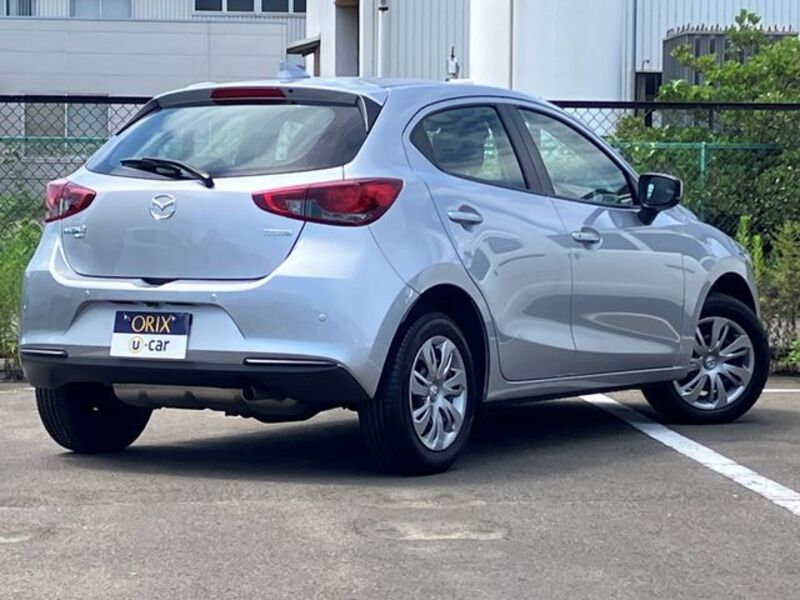 MAZDA2