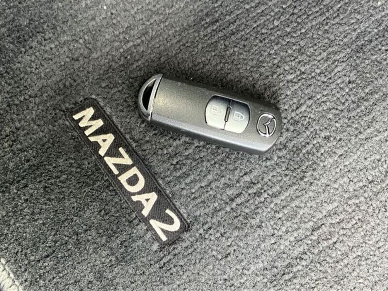 MAZDA2