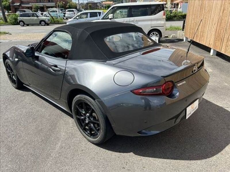ROADSTER