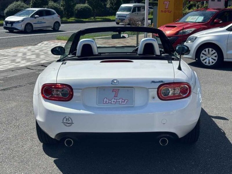 ROADSTER