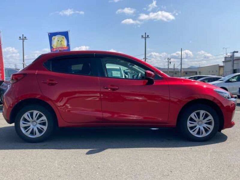 MAZDA2