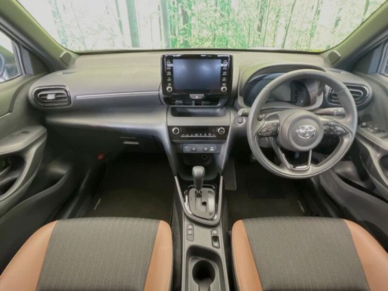 YARIS CROSS