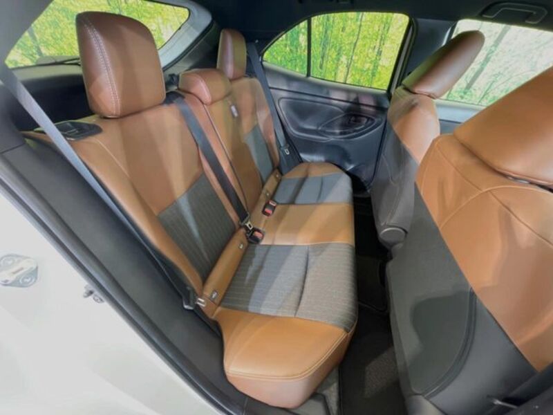YARIS CROSS
