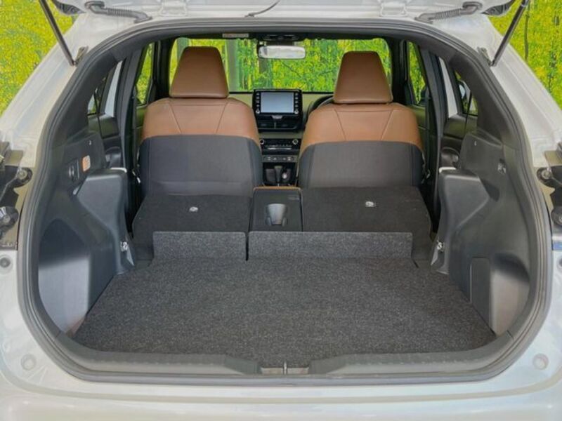 YARIS CROSS