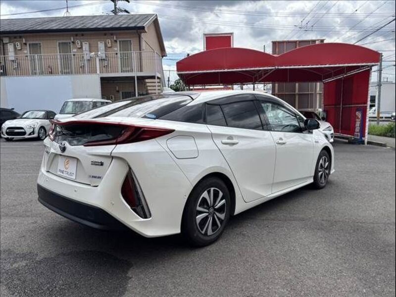PRIUS PHV