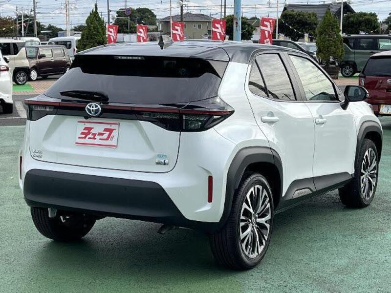 YARIS CROSS