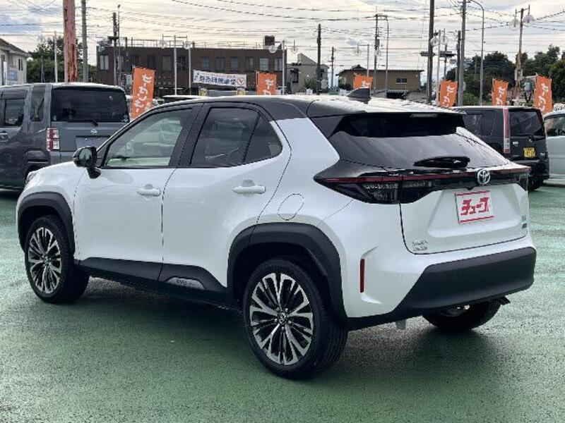 YARIS CROSS