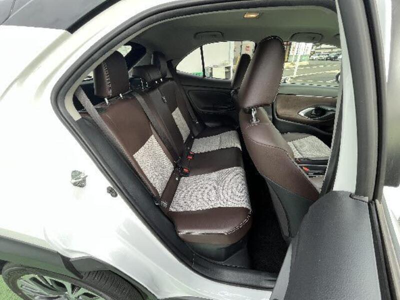 YARIS CROSS
