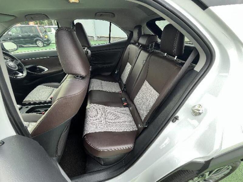 YARIS CROSS
