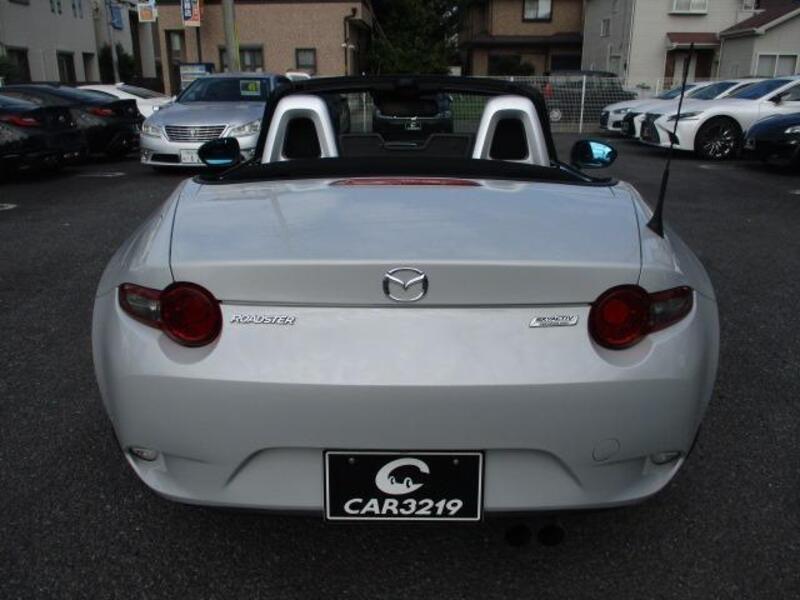 ROADSTER