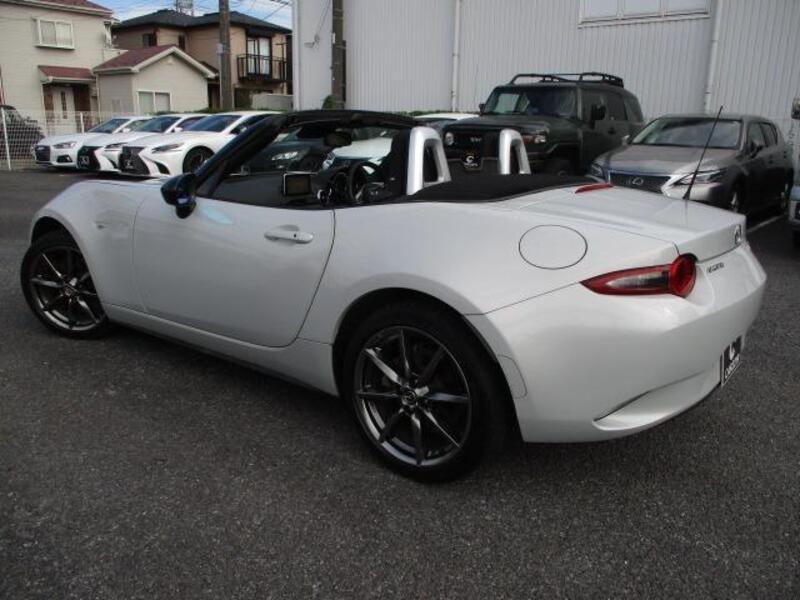 ROADSTER