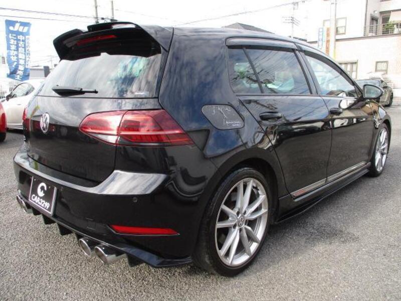 GOLF R