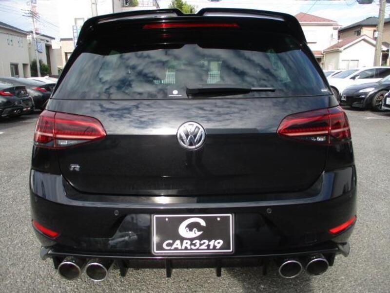 GOLF R