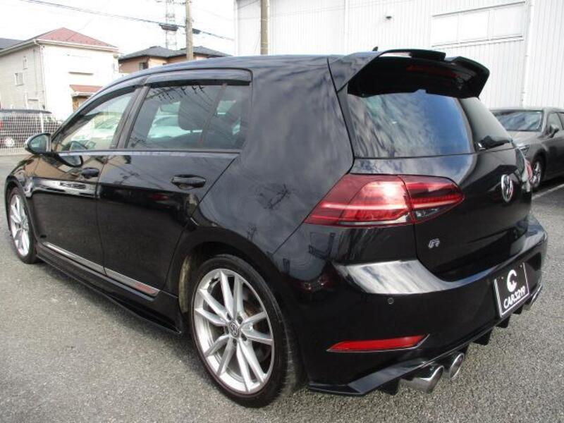 GOLF R