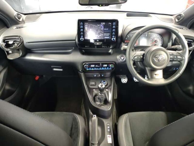 GR YARIS