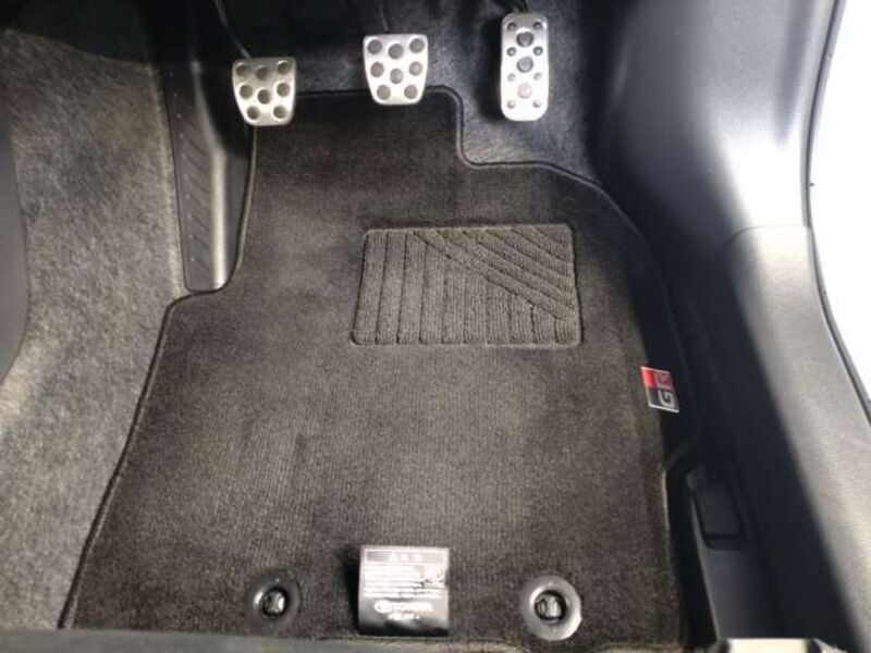 GR YARIS