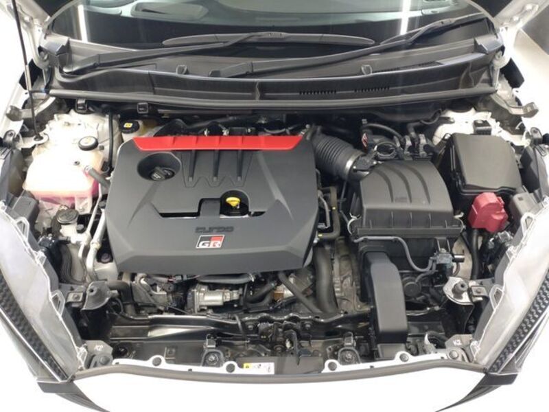 GR YARIS