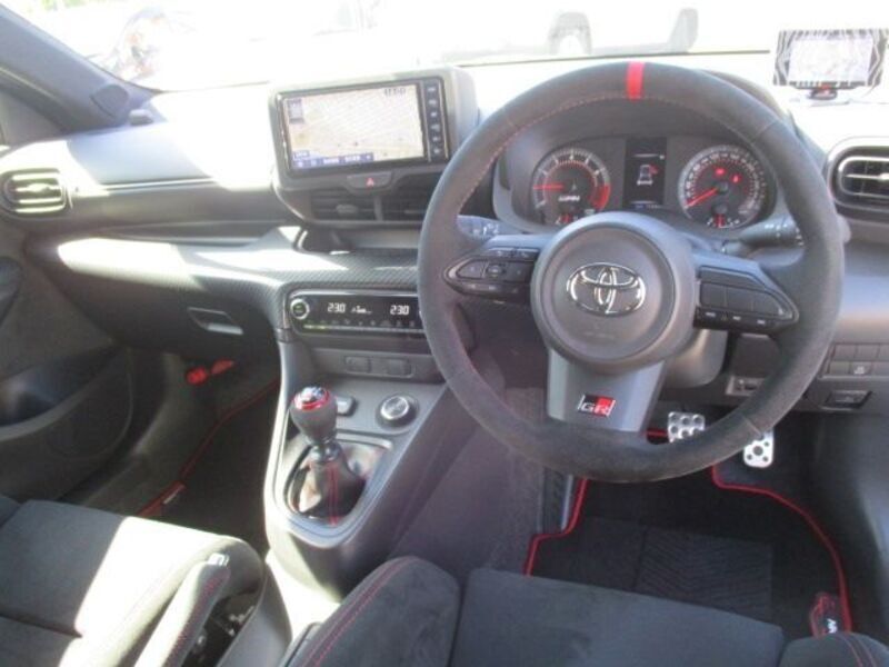 GR YARIS