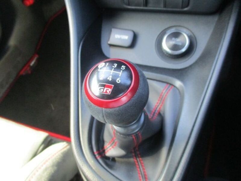GR YARIS