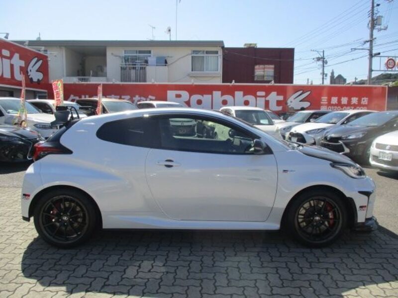GR YARIS