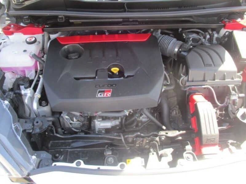 GR YARIS