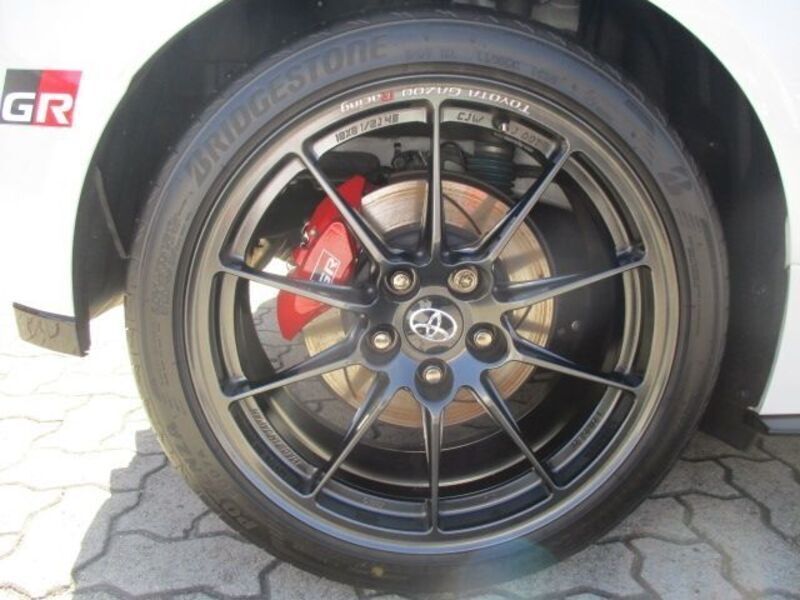 GR YARIS