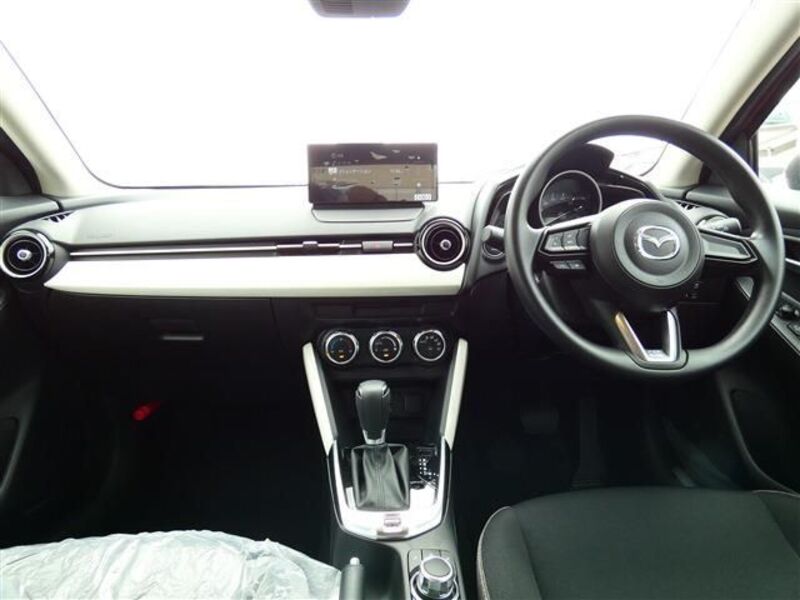 MAZDA2