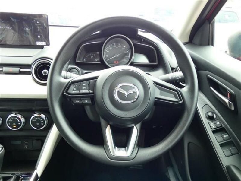 MAZDA2