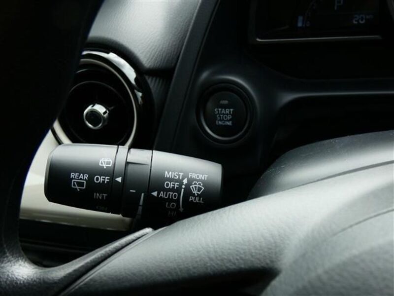 MAZDA2