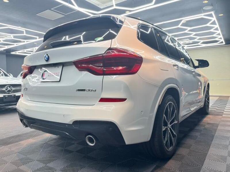 X3