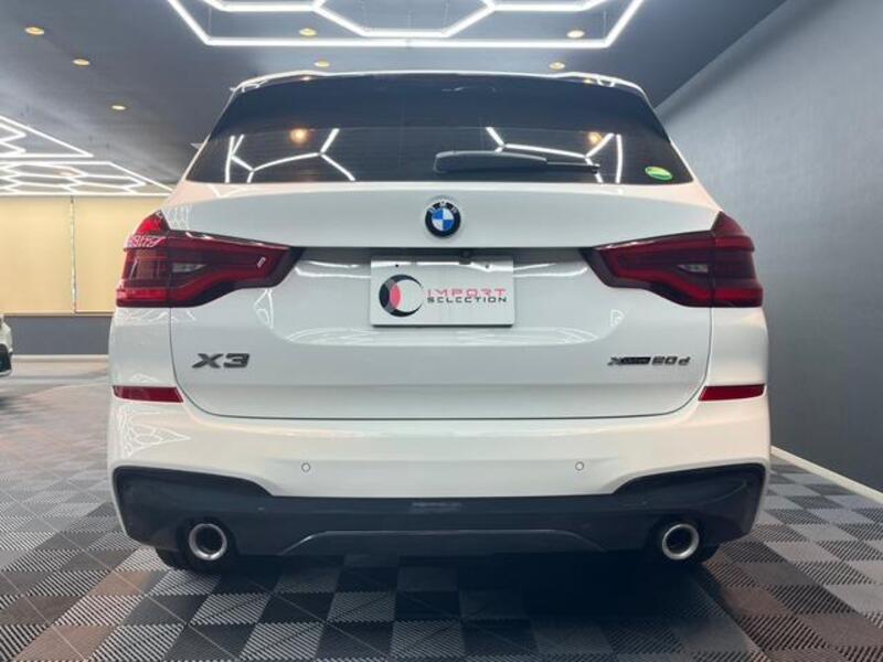 X3