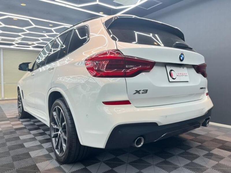 X3