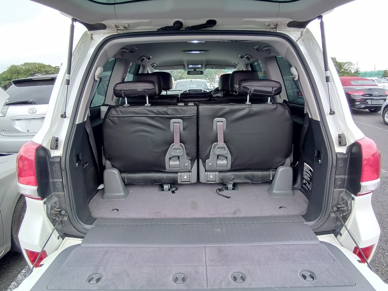 LAND CRUISER