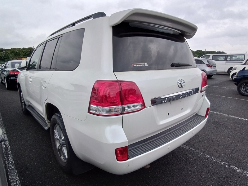 LAND CRUISER